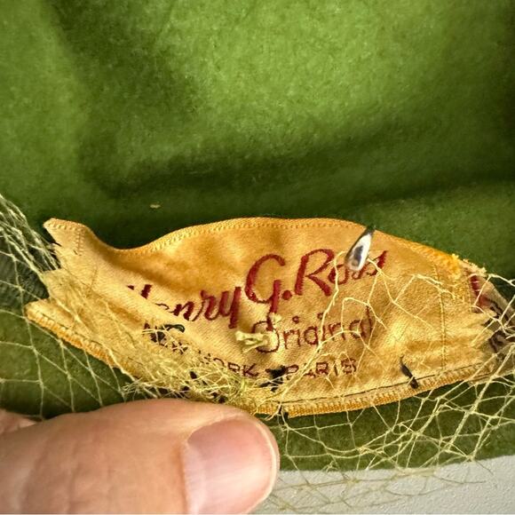 Vintage 1950s Union Made Green Womens Hat Brooch & Flowers With Mesh Unique main image 8